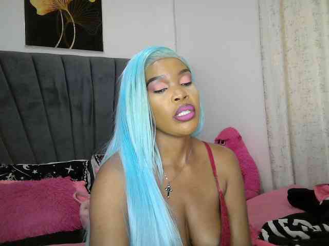 QueenB2