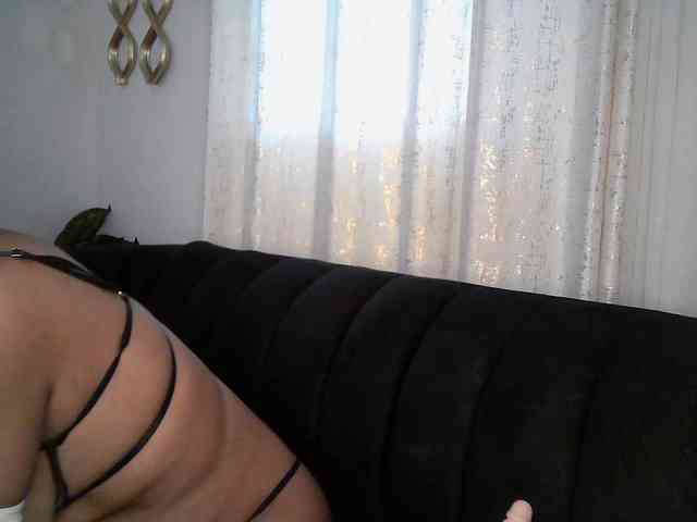 QueenB2