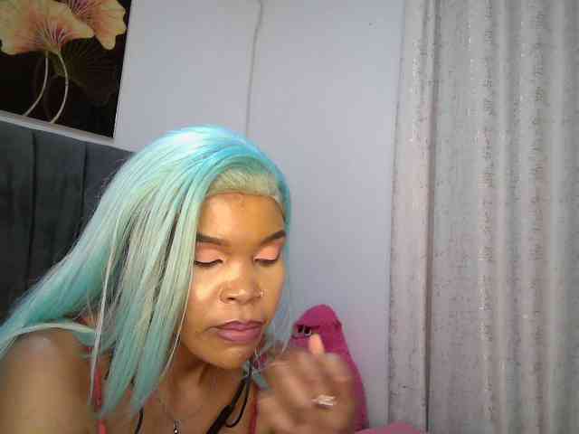 QueenB2