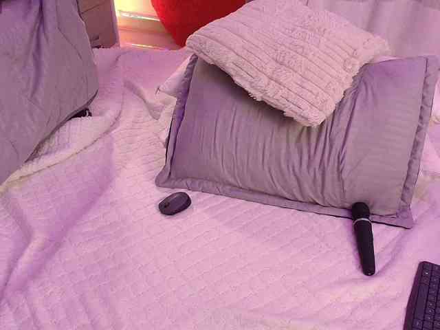 GinevraLee webcam