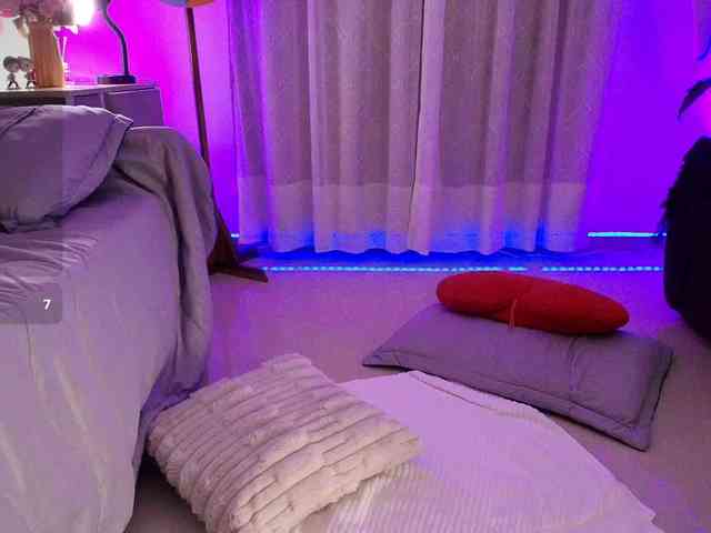 GinevraLee webcam