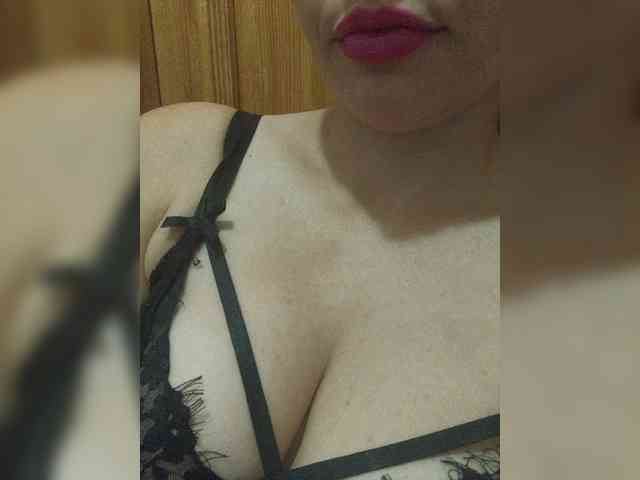 milana777-1-1 webcam