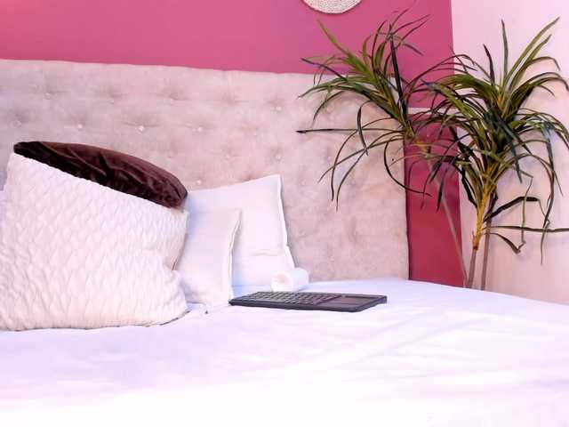 Violett-horny live cam on BongaCams