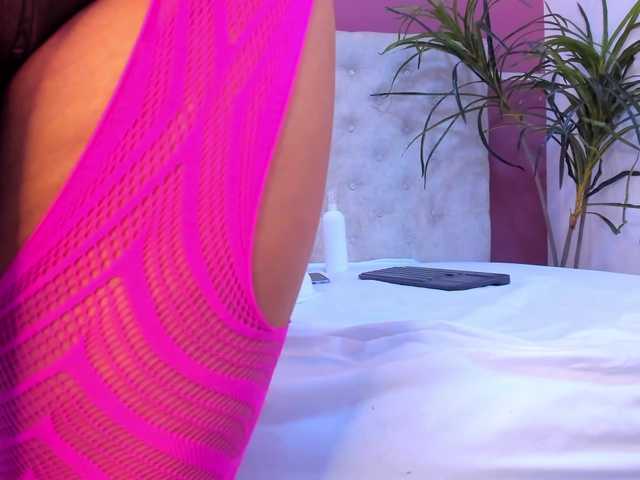 Violett-horny live webcam show