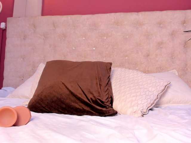 Violett-horny live cam on BongaCams