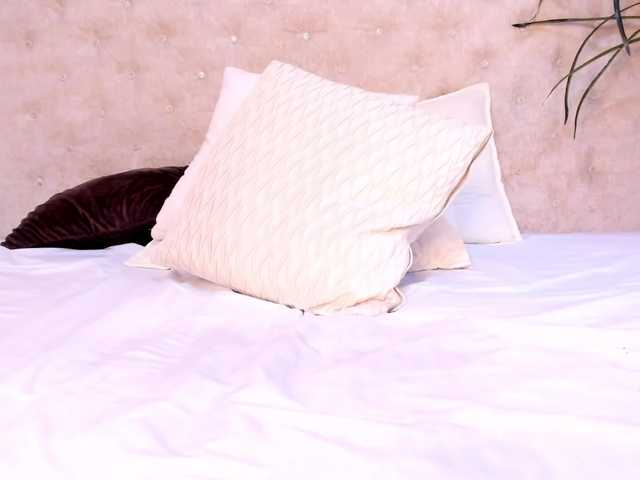 Violett-horny live cam on BongaCams