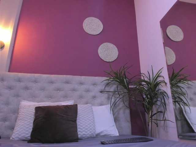 Violett-horny live cam on BongaCams