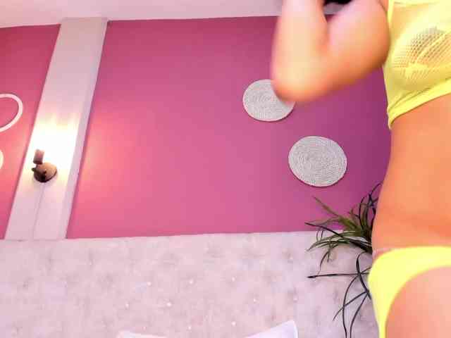 Violett-horny webcam