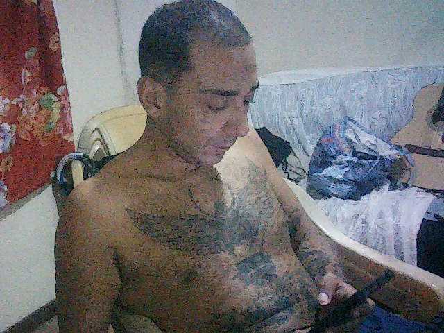 latinounder live webcam show