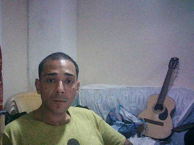 latinounder live webcam show