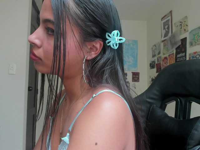 WishMollyxxx live cam on BongaCams