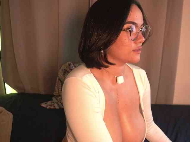 littlefreckledLia Sex Cam Show