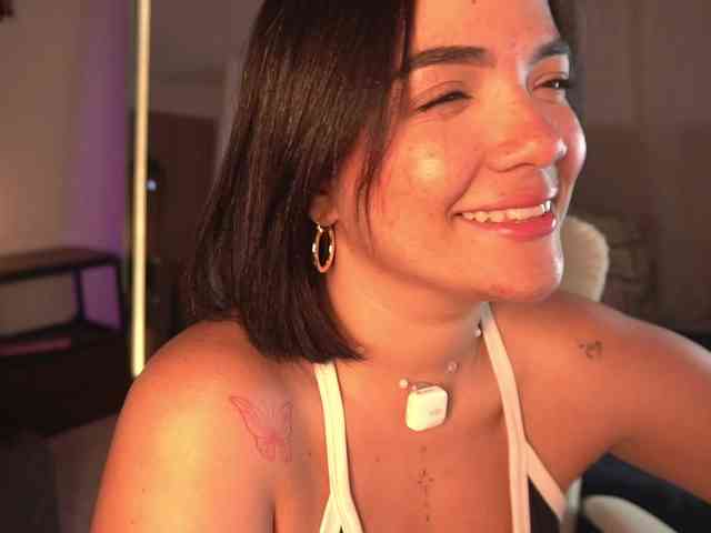 littlefreckledLia webcam