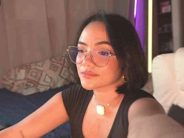 littlefreckledLia webcam
