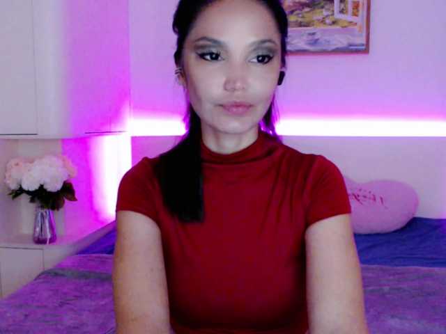 Ohmy-Linda live cam on BongaCams