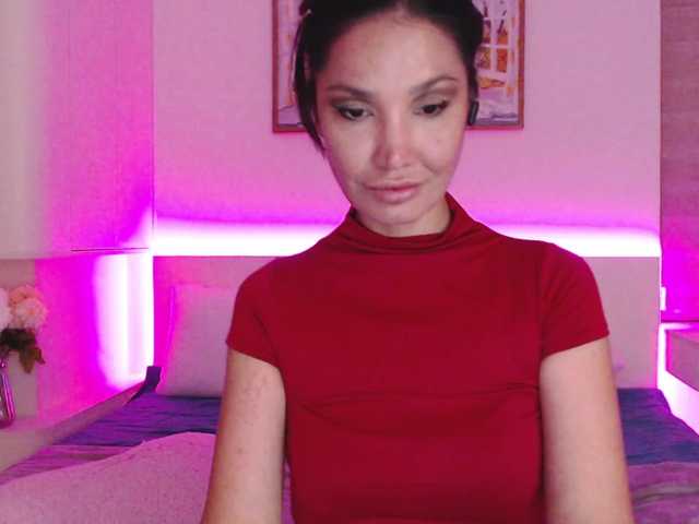 Ohmy-Linda live cam on BongaCams