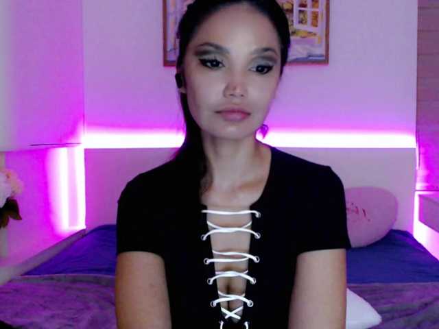 Ohmy-Linda live cam on BongaCams
