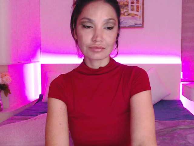 Ohmy-Linda live cam on BongaCams