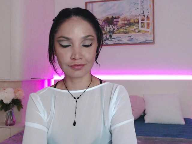Ohmy-Linda live cam on BongaCams