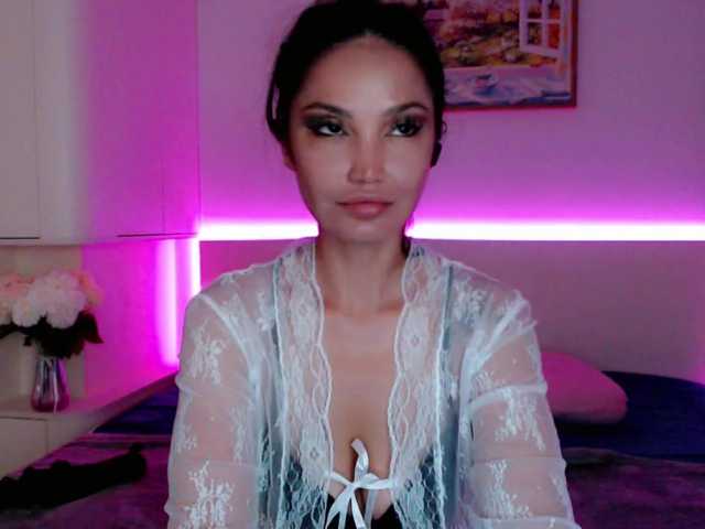 Ohmy-Linda live webcam show