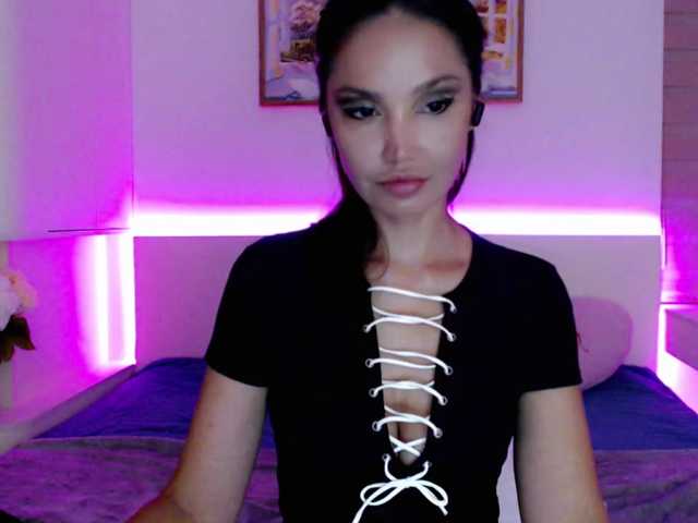 Ohmy-Linda live cam on BongaCams