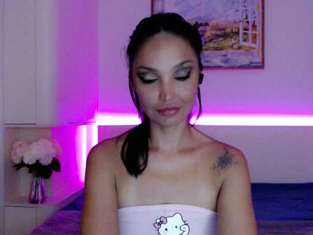 Ohmy-Linda live cam on BongaCams