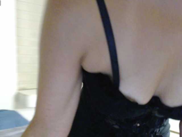 Ohmy-Linda live cam on BongaCams