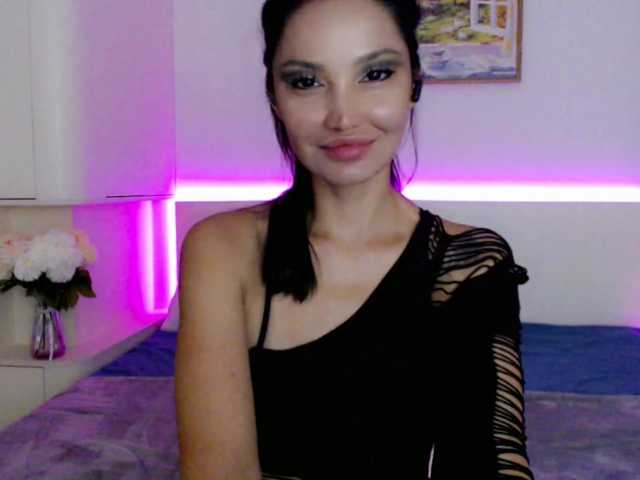 Ohmy-Linda live cam on BongaCams