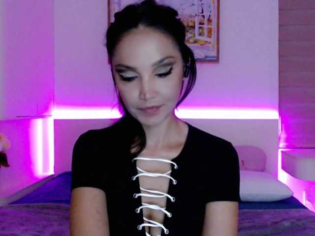 Ohmy-Linda live cam on BongaCams