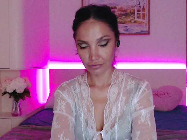 Ohmy-Linda live webcam show