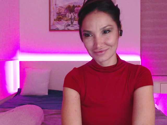 Ohmy-Linda live cam on BongaCams