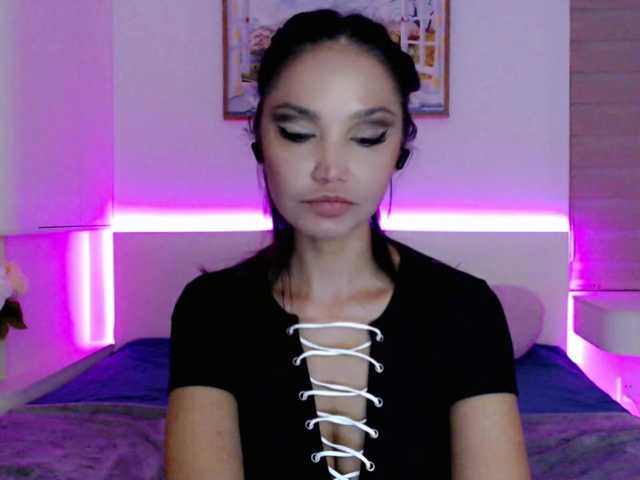 Ohmy-Linda live cam on BongaCams