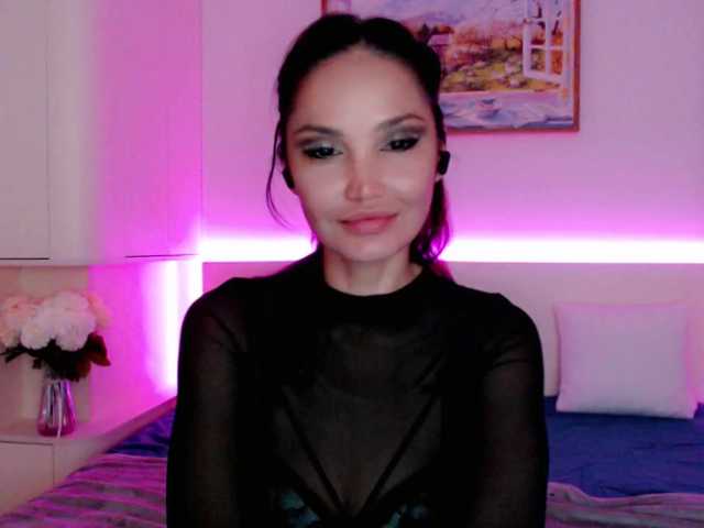 Ohmy-Linda live cam on BongaCams