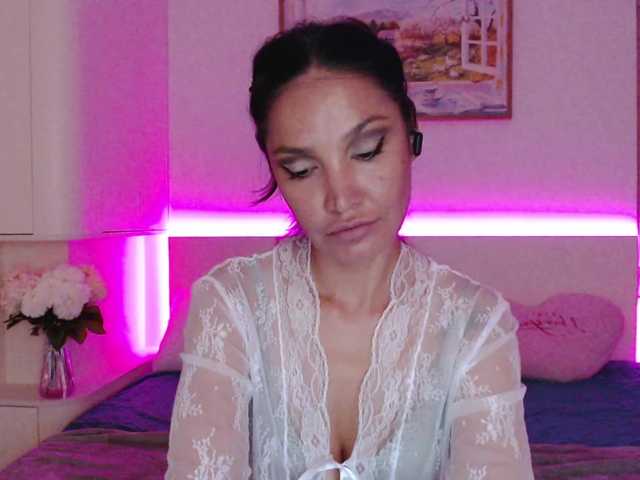 Ohmy-Linda live webcam show
