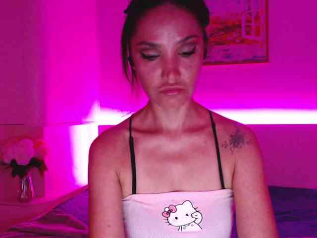 Ohmy-Linda webcam