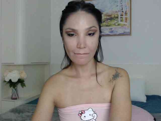 Ohmy-Linda webcam