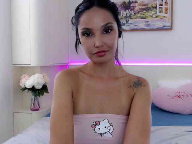 Ohmy-Linda webcam