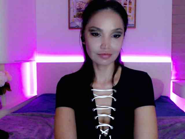 Ohmy-Linda webcam