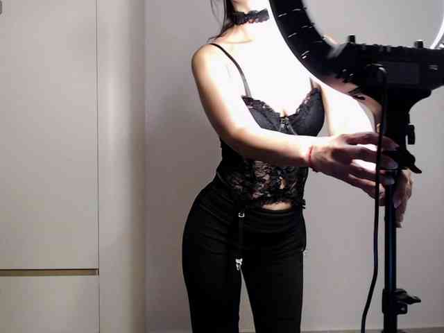 Ohmy-Linda webcam