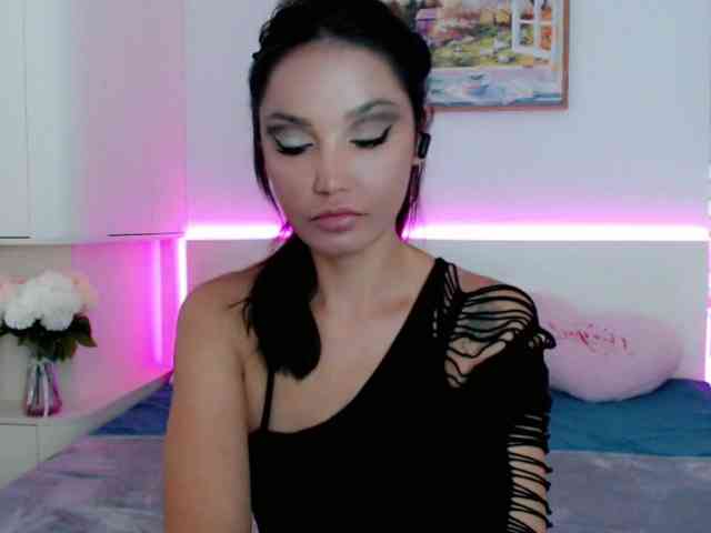 Ohmy-Linda webcam