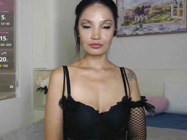 Ohmy-Linda webcam