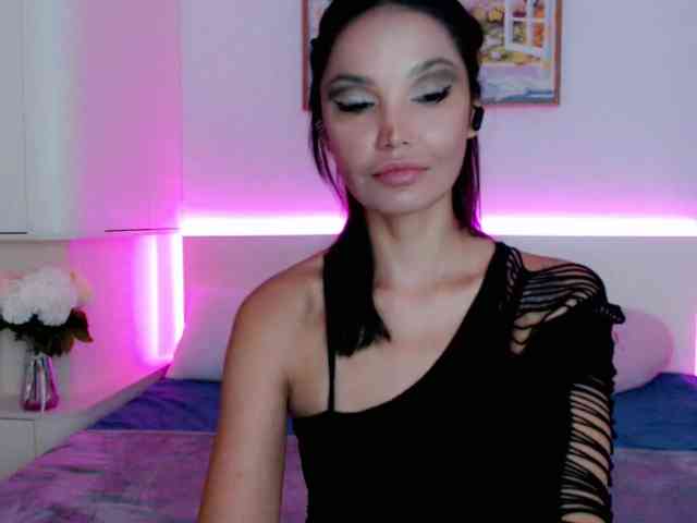 Ohmy-Linda webcam