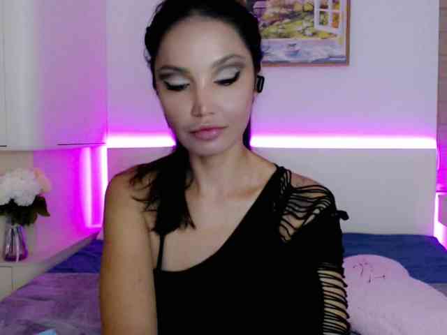 Ohmy-Linda webcam
