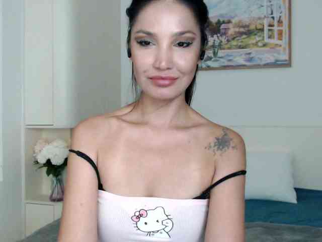 Ohmy-Linda webcam
