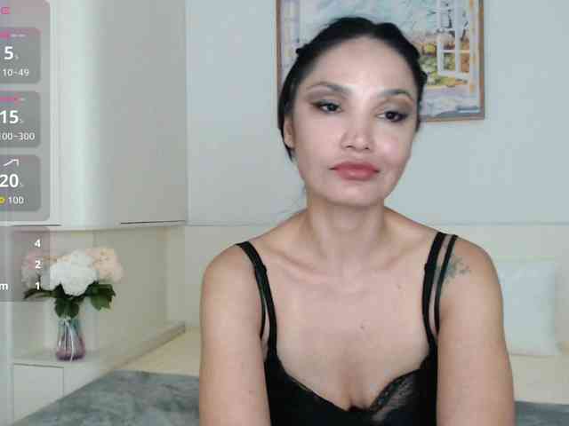Ohmy-Linda webcam