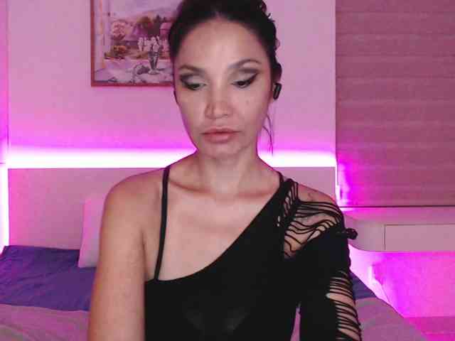 Ohmy-Linda webcam