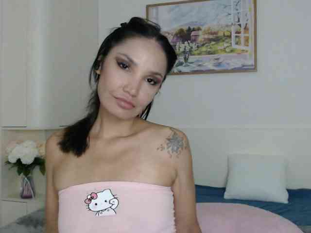 Ohmy-Linda webcam