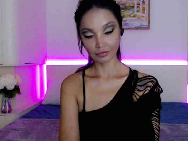Ohmy-Linda webcam
