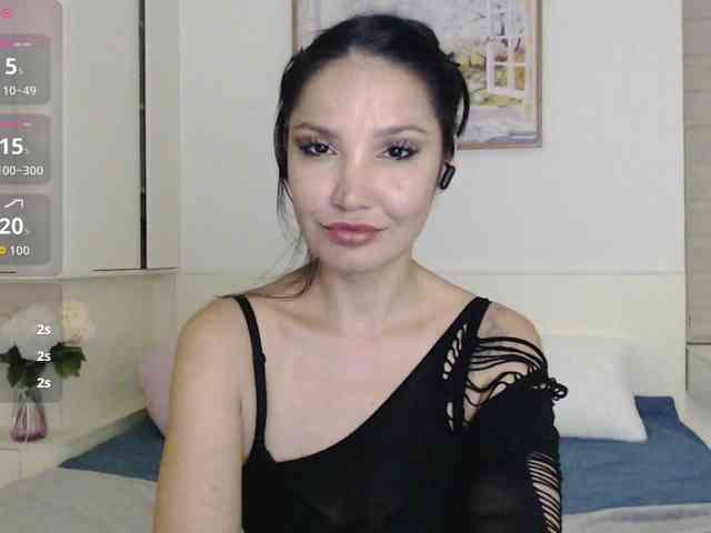 Ohmy-Linda webcam
