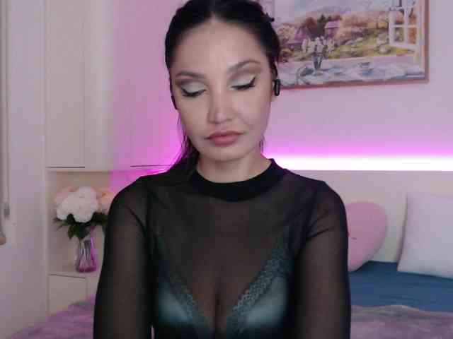 Ohmy-Linda webcam